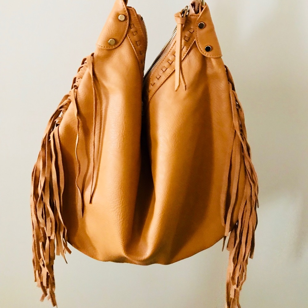 💗Moda Luxe Hobo Style Shoulder Handbag w/Fringes🩷🩷